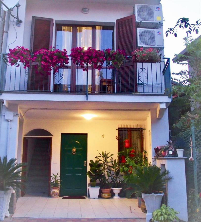 فيلا Casa Dei Fiori سوما لومباردو المظهر الخارجي الصورة